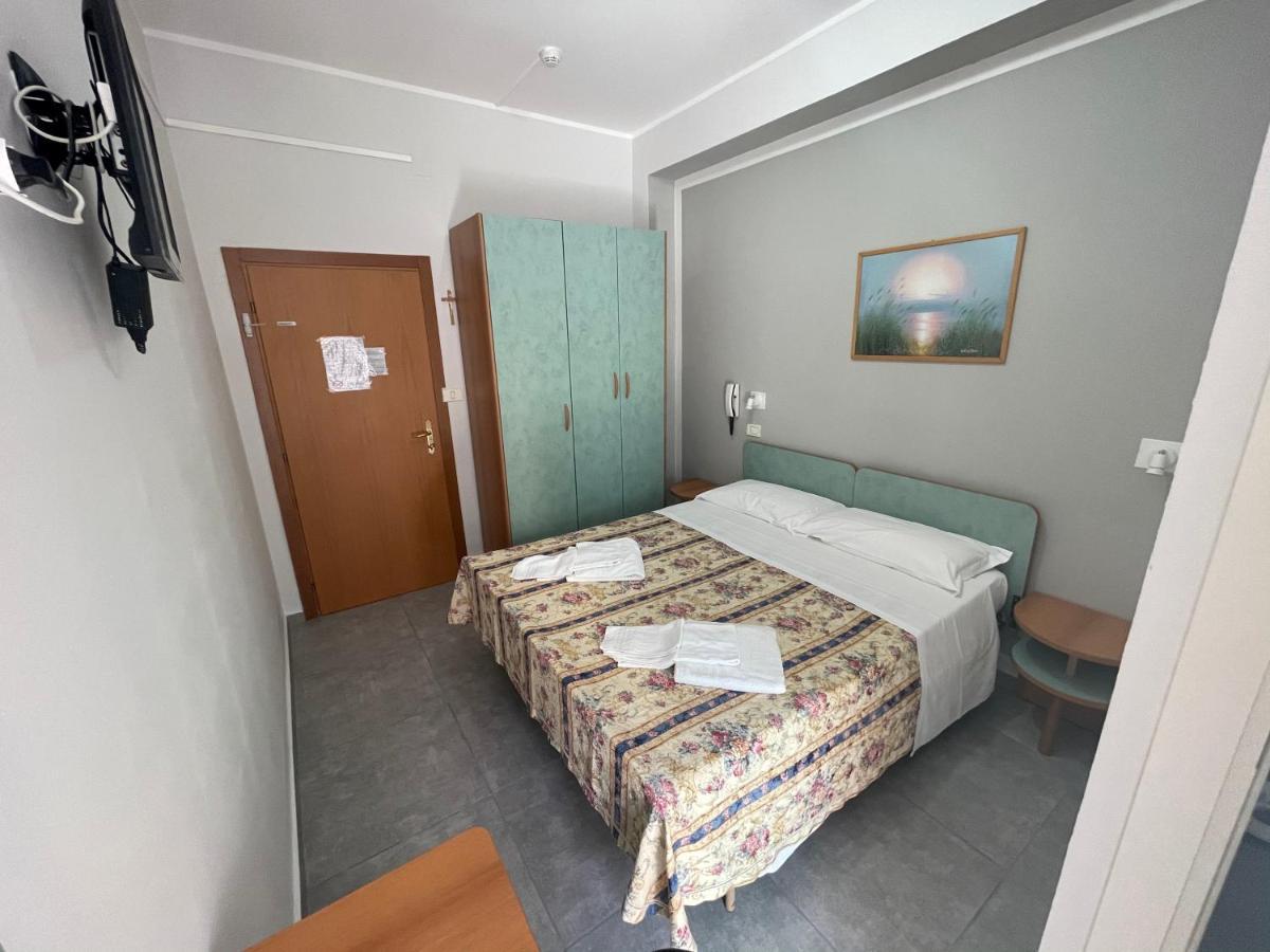 Hotel Piccari Nuova Gestione Rimini Exterior foto