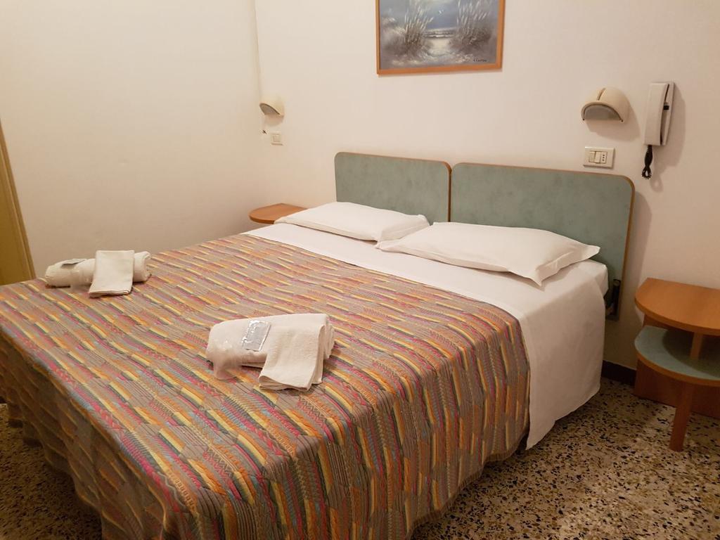 Hotel Piccari Nuova Gestione Rimini Exterior foto